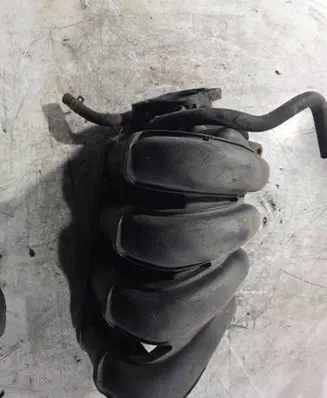Toyota Avensis T250 Intake manifold 
