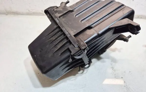 KIA Sportage Air filter box 281102Y300