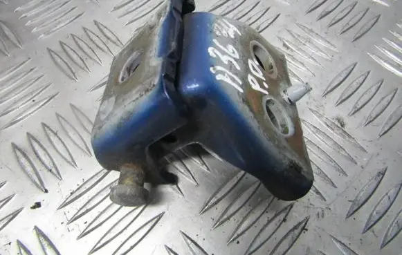 Peugeot 307 Front door upper hinge