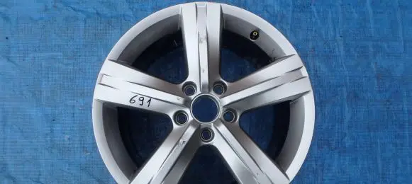 Volkswagen Passat Alltrack R17 alloy rim 