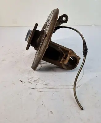 Volkswagen Caddy Front wheel hub