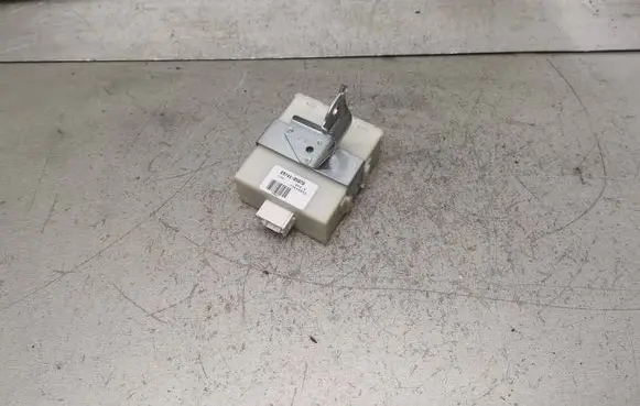 Toyota Avensis T250 Door control unit/module 8974105070