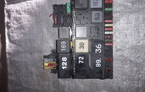 Ford Galaxy Fuse module