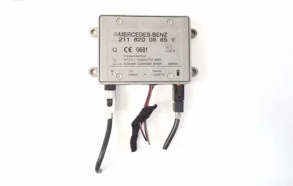 Mercedes-Benz CLS C219 Aerial antenna amplifier A2118200885