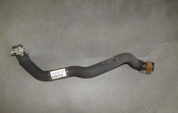 Audi A8 S8 D4 4H Engine coolant pipe/hose 4H0121082S
