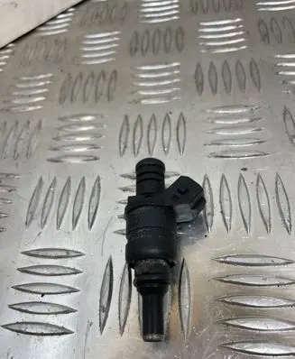 BMW 5 E60 E61 Fuel injector 1427240