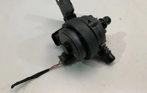BMW X5 G05 Electric auxiliary coolant/water pump 8671654