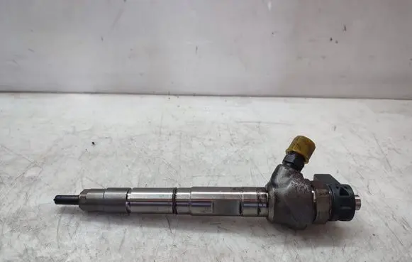 Audi A4 S4 B9 Fuel injector 0445110469
