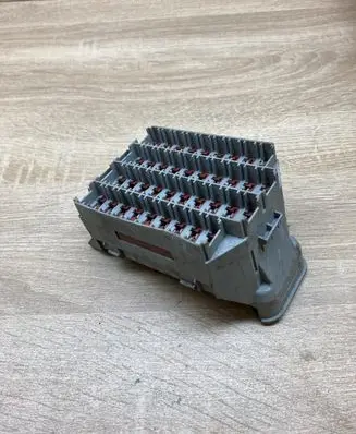 Volvo V70 Fuse module 9162439