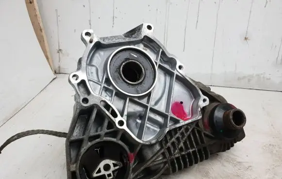 Gearbox transfer box case