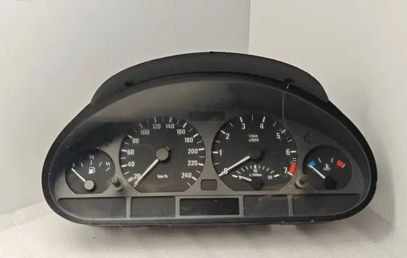 Speedometer (instrument cluster)