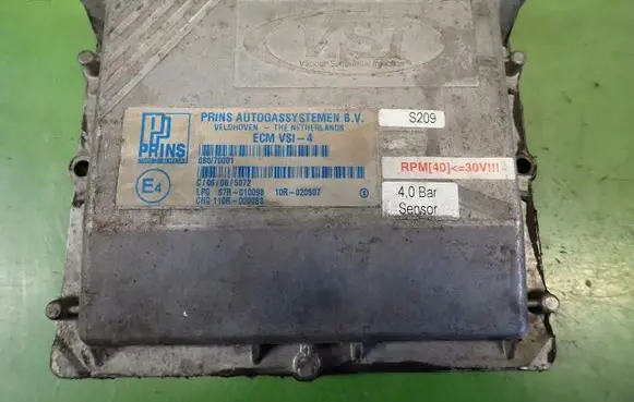 Toyota Avensis T250 LP gas control unit module 67R-010098
