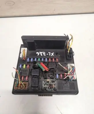 Nissan Qashqai Fuse module 284B7