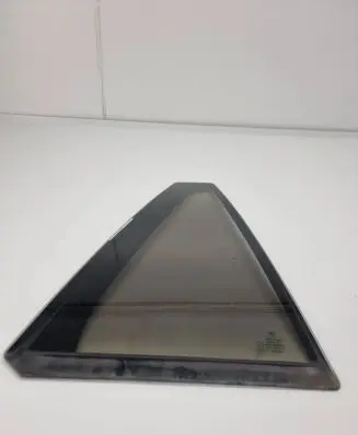 Rear vent window glass