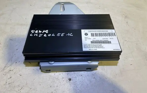 Jeep Grand Cherokee Sound amplifier 05091214 267770 TR1AA0164T5323