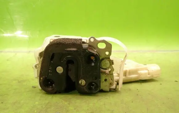 Suzuki Grand Vitara II Tailgate/trunk/boot lock/catch/latch 8055265J00