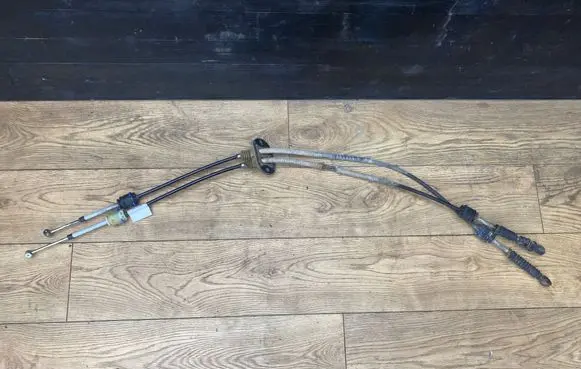 Volvo V50 Gear shift cable linkage 30759422