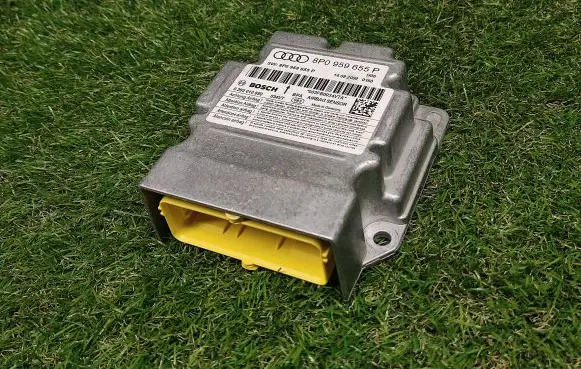 Audi A3 S3 A3 Sportback 8P Airbag control unit/module 8P0959555P 0285010680
