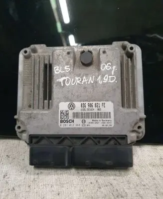 Volkswagen Touran I Engine control unit/module 03G906021FE 1039S14847 0281012944