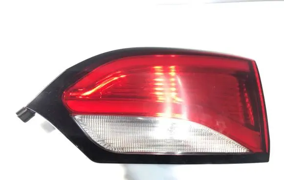 Chrysler Pacifica Tailgate rear/tail lights P68228940AE 080918B120V