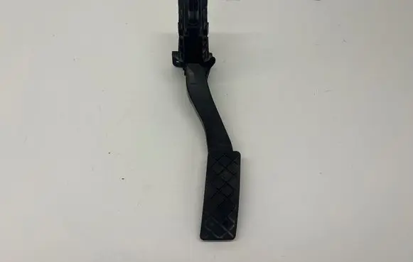 Volkswagen T-Roc Accelerator throttle pedal 5Q1723503J 6PV01062113