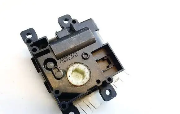 Toyota C-HR I Air flap motor/actuator 0638002031