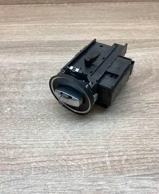 Volkswagen PASSAT B6 Ignition lock 3C0905843