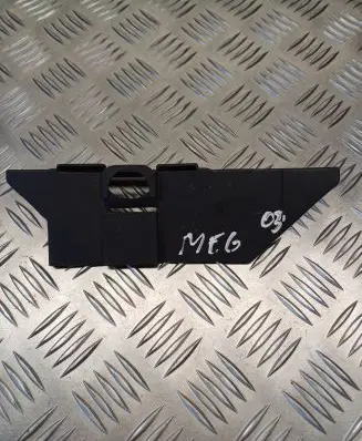 Renault Megane II Other engine bay part 8200326185