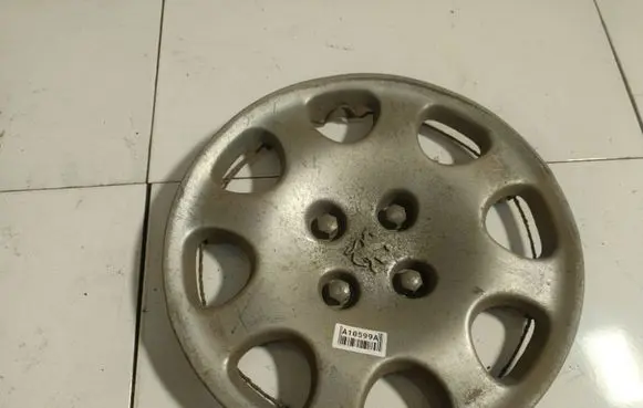 Peugeot 406 R15 wheel hub/cap/trim 9633957577