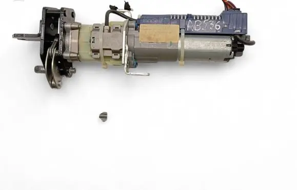 Volkswagen PASSAT B7 Tailgate hydraulic pump motor 3C9827384J