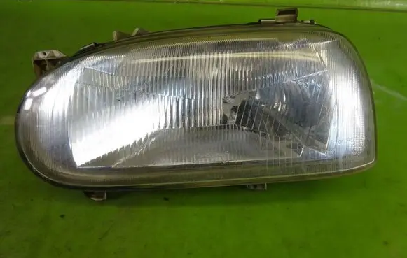 Volkswagen Golf III Headlight/headlamp 18473L