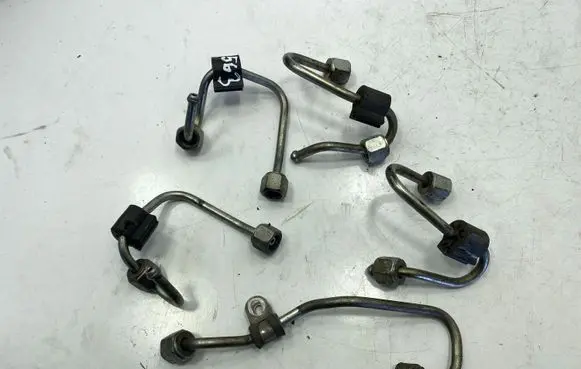 Volkswagen Polo V 6R Fuel injector supply line/pipe 