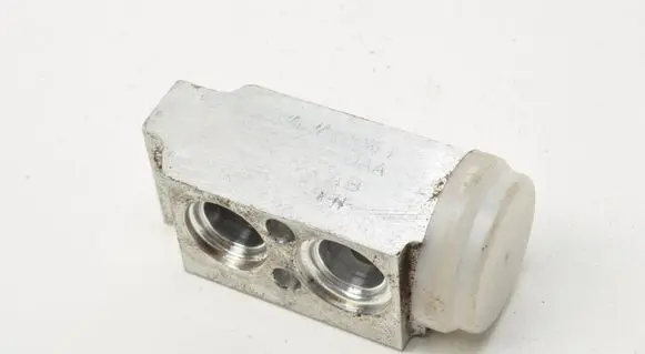 Air conditioning (A/C) expansion valve