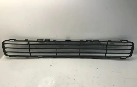 Toyota Avensis T250 Front bumper lower grill 5311205060 5311205060C