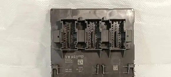 Volkswagen PASSAT B7 Comfort/convenience module 3AA937087N S0474 BCMPQ47
