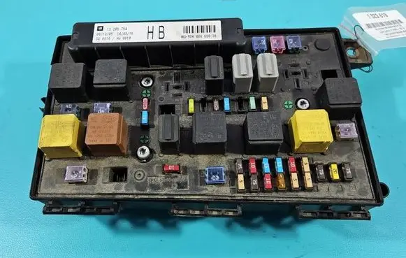Opel Zafira B Fuse box set 743381 IMPRK1523619