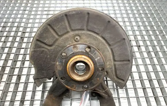 Volkswagen Golf V Front wheel hub spindle knuckle 
