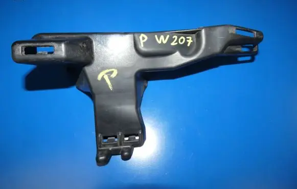 Mercedes-Benz E A207 Front bumper mounting bracket
