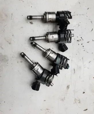 Fuel injectors set