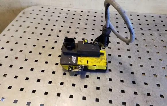 Volvo XC90 Front door lock