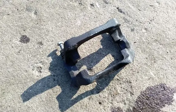 Renault 25 Front Brake Caliper Pad/Carrier 