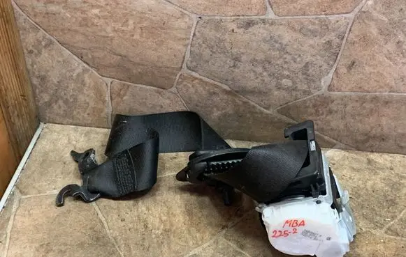 BMW X1 E84 Front seatbelt 34058427