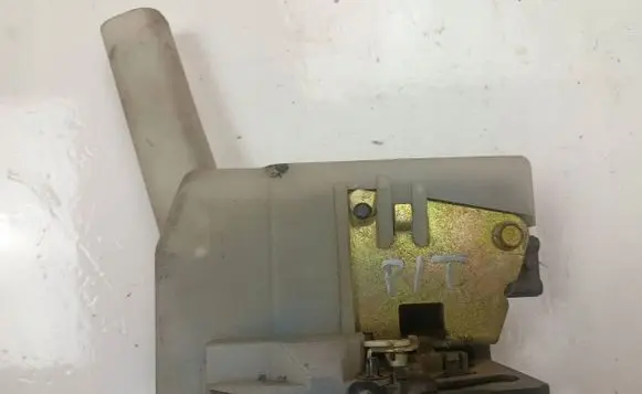 Renault Megane I Rear door lock 46-85-0048
