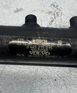 Volvo XC90 Fuel main line pipe 0445215015