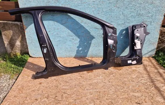 Ford Focus Pillar (middle) 