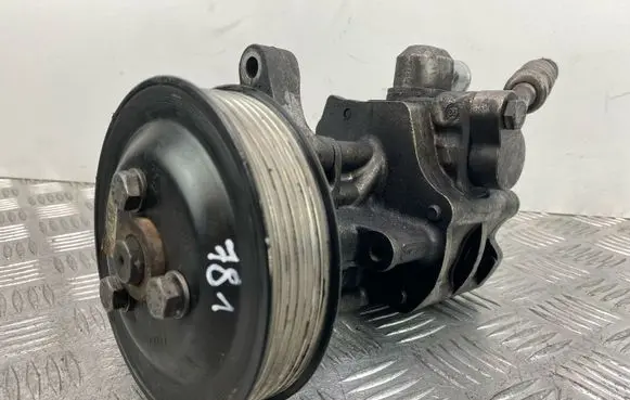 BMW X5 E70 Power steering pump 679646203