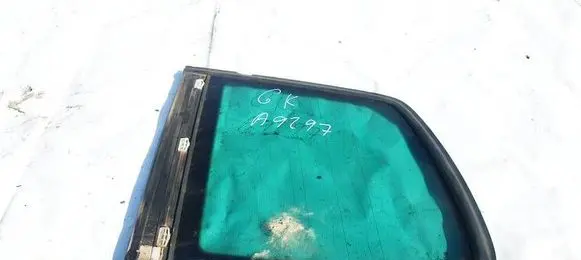 Volkswagen Touran I Rear side window