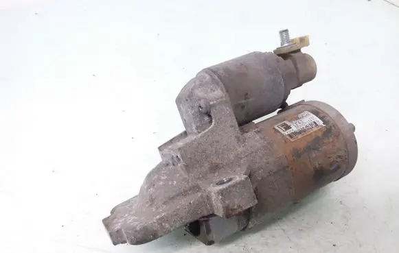 Mazda 6 Starter motor M000T32871