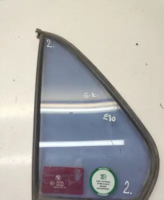 BMW 3 E30 Rear vent window glass 43R00082