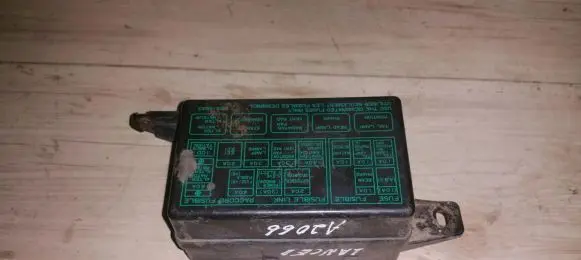 Mitsubishi Lancer Fuse box set mb818623